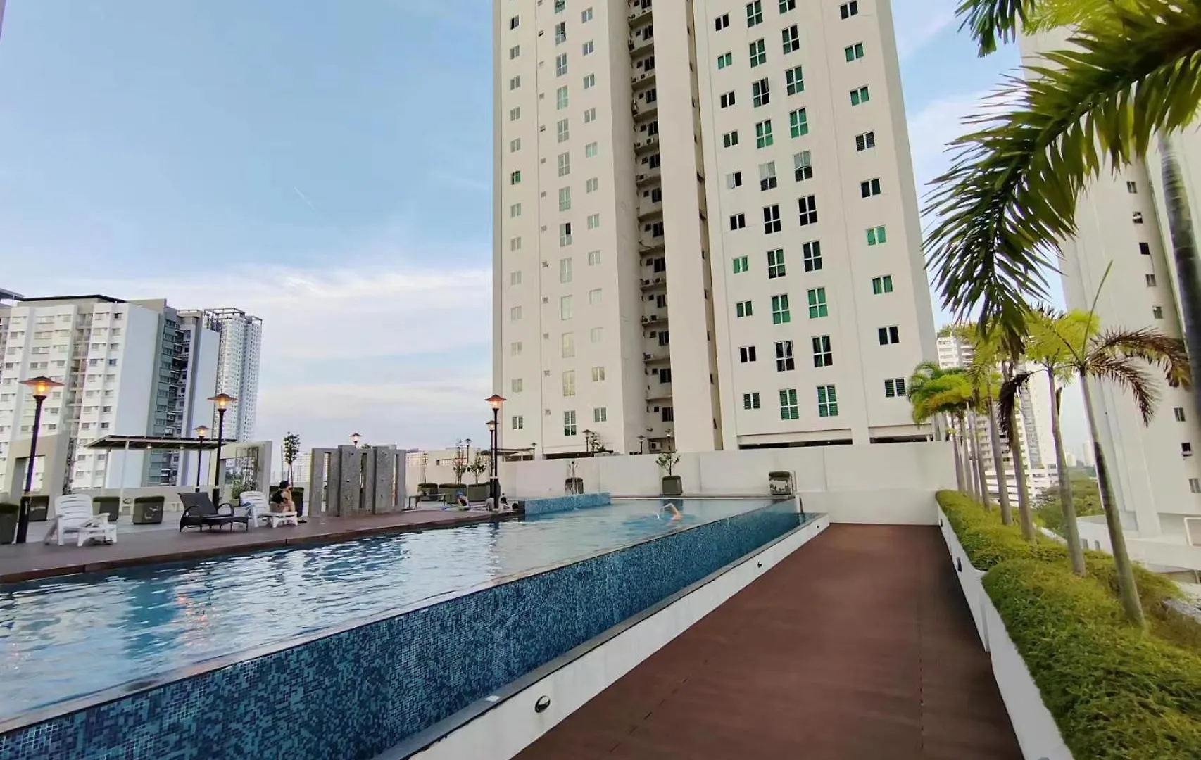 Lavender Sea View Suite - Balcony Suite 舒适海景公寓 Jelutong Apartment